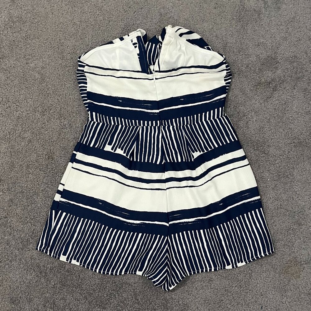 Lulus | Strapless Structured Tie Front Blue And W… - image 6